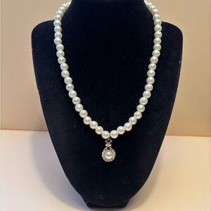 Vintage Gold Tone Faux Pearl Strand Necklace 17”